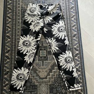 Aerie sunflower leggings